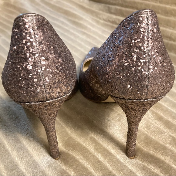 BCBGeneration Treasure High Heels Pointed Toe Shiny Taupe Pump Sz 8.5M (EU 38.5) - Picture 6 of 13